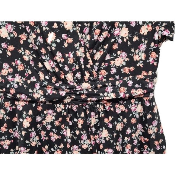 BloomChic Peplum Top Plus size 26 Surplice Neckline Gathered Waist Flora… - Picture 4 of 7